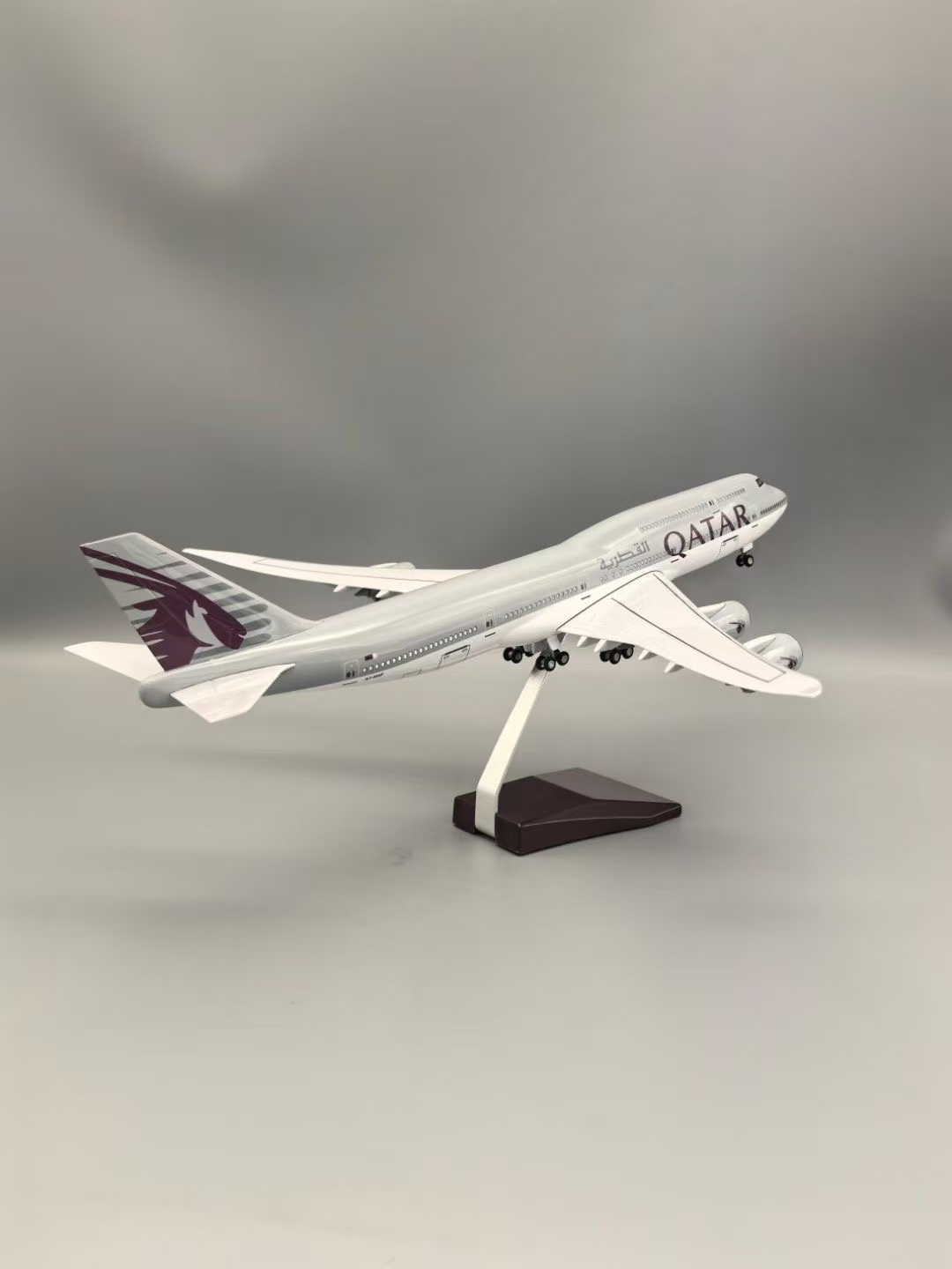 B747 Airplane Model 1:130 Scal - огляд і ціна Home Decor Qatar