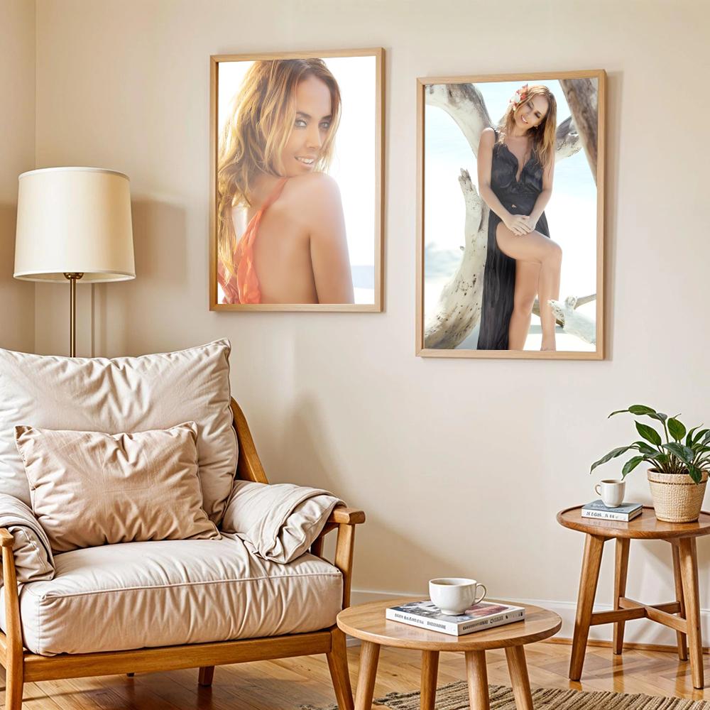 Singer Z-Zhanna F-Friske Poste - огляд і ціна Home Decor Living Room Ideas